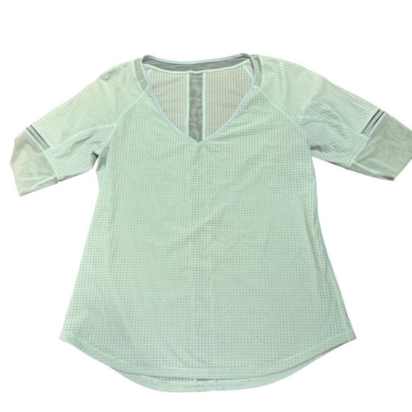 Lululemon Mint Green Women's workout Top size S - Picture 1 of 6
